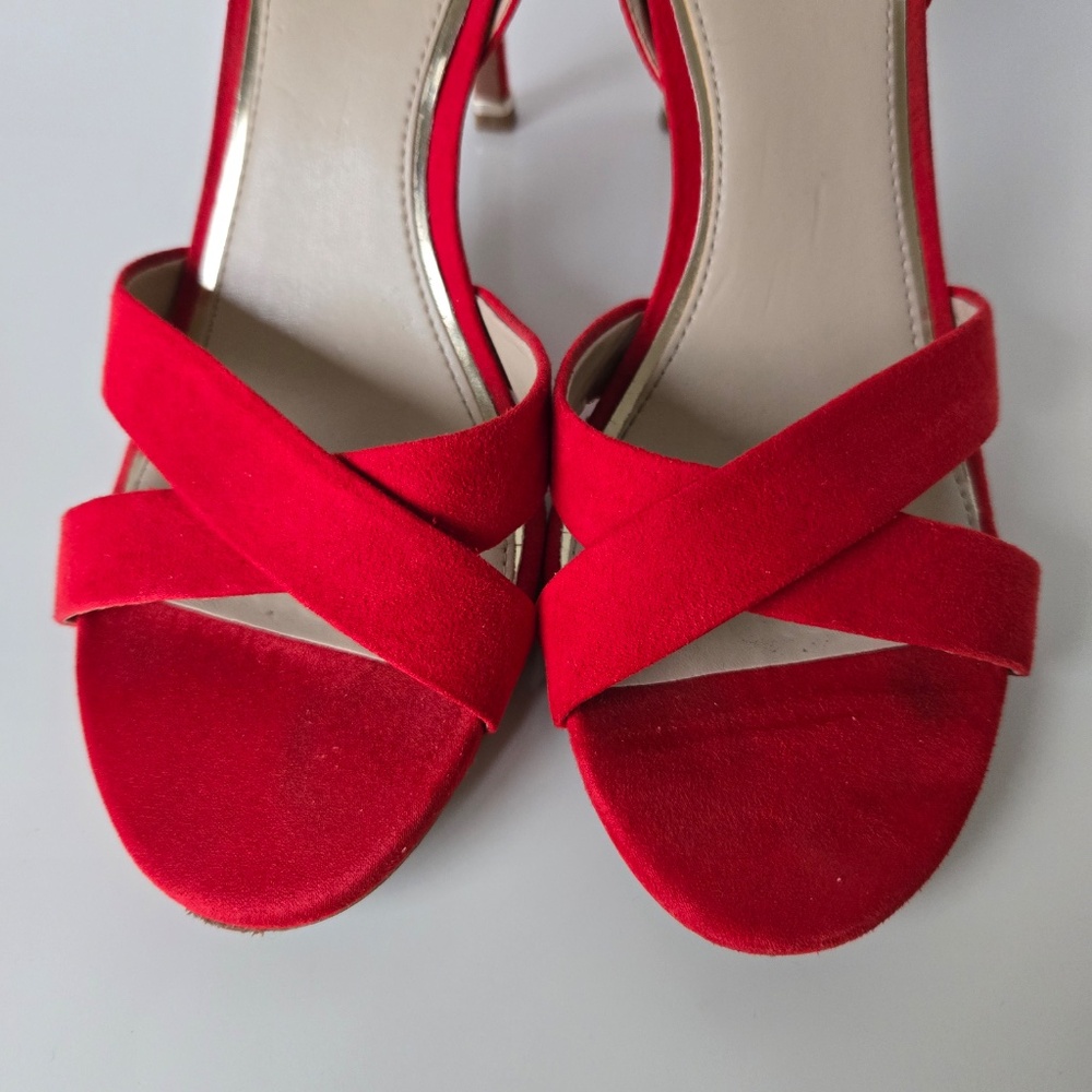 Kenneth Cole Chic Red Slingback Heels - Picture 4 of 17
